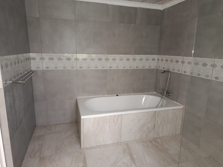 To Let 4 Bedroom Property for Rent in Belmont Valley Eastern Cape